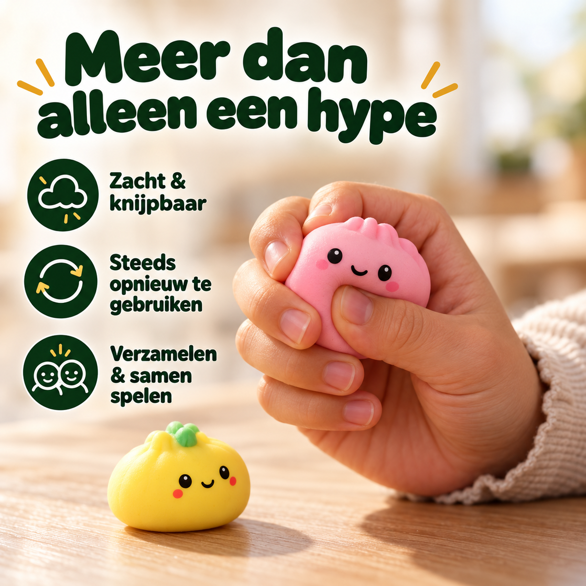 Hand knijpt in een dumpling squisy en laat zien hoe het werkt.